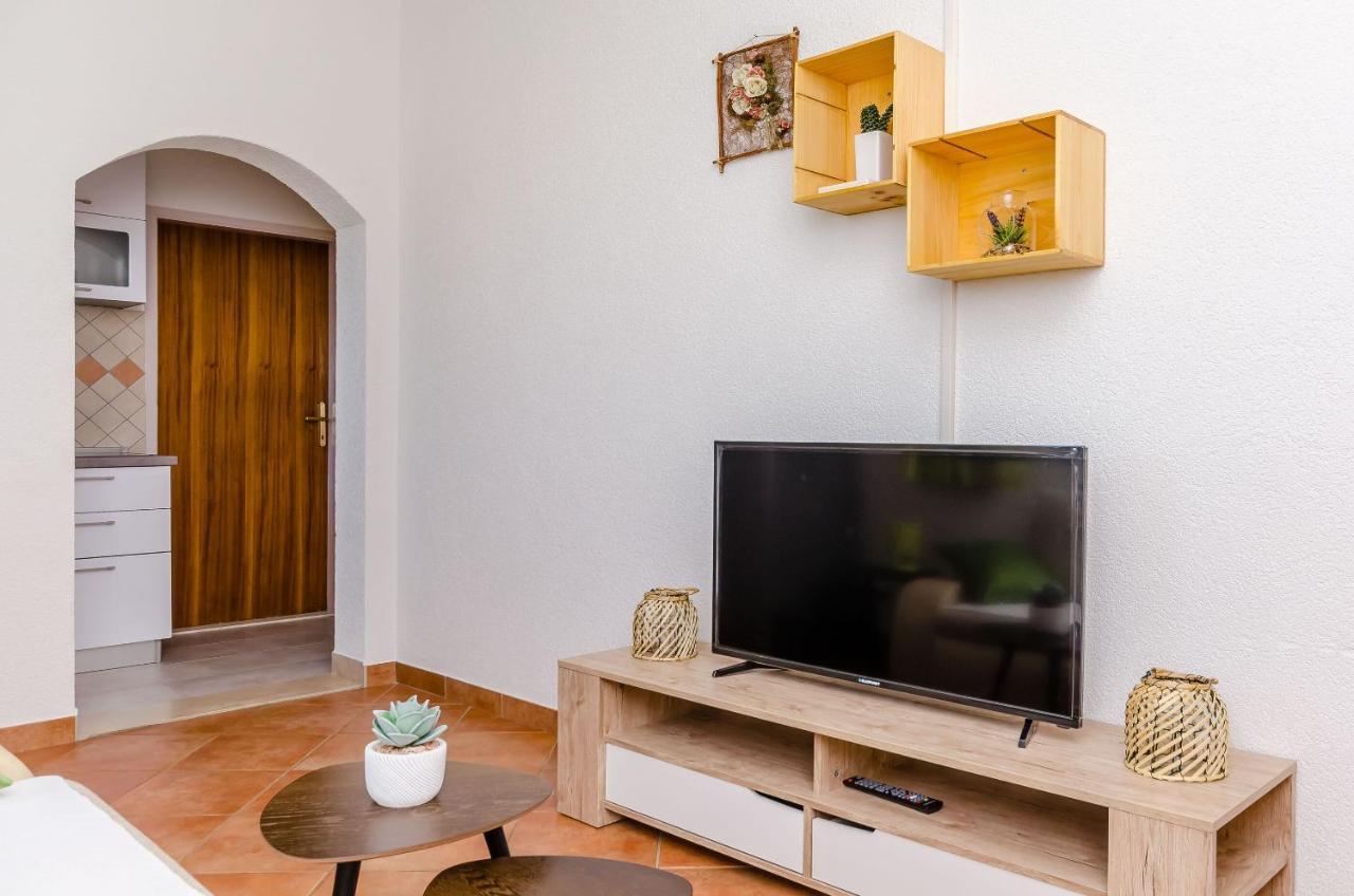 Apartment Piveta Trogir Bagian luar foto