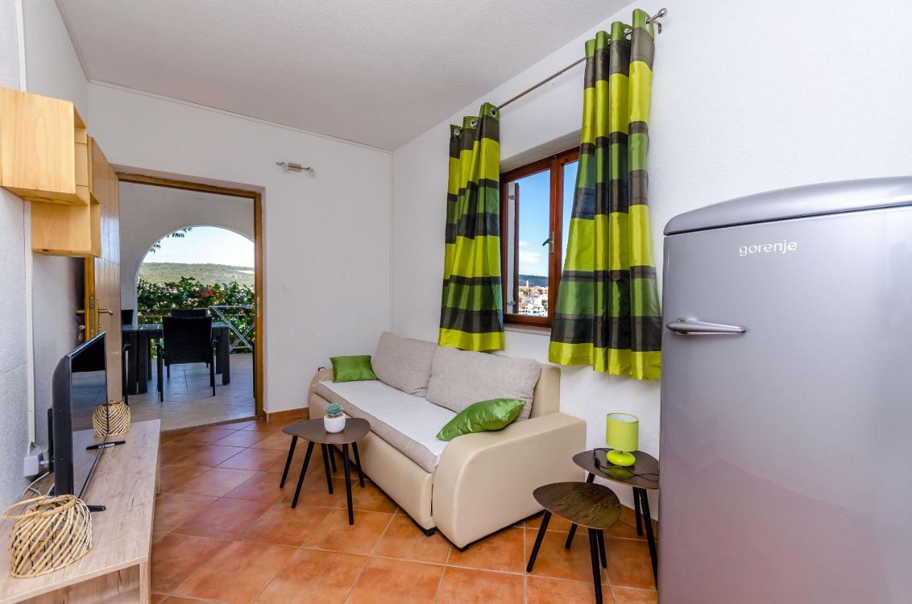 Apartment Piveta Trogir Bagian luar foto