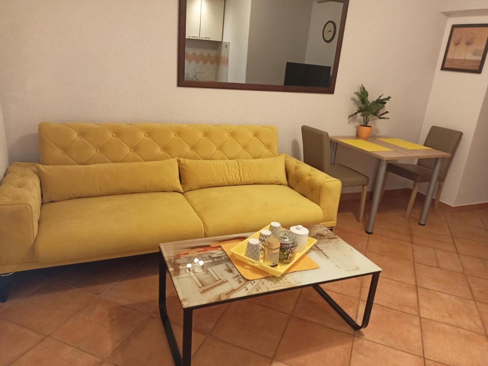 Apartment Piveta Trogir Bagian luar foto