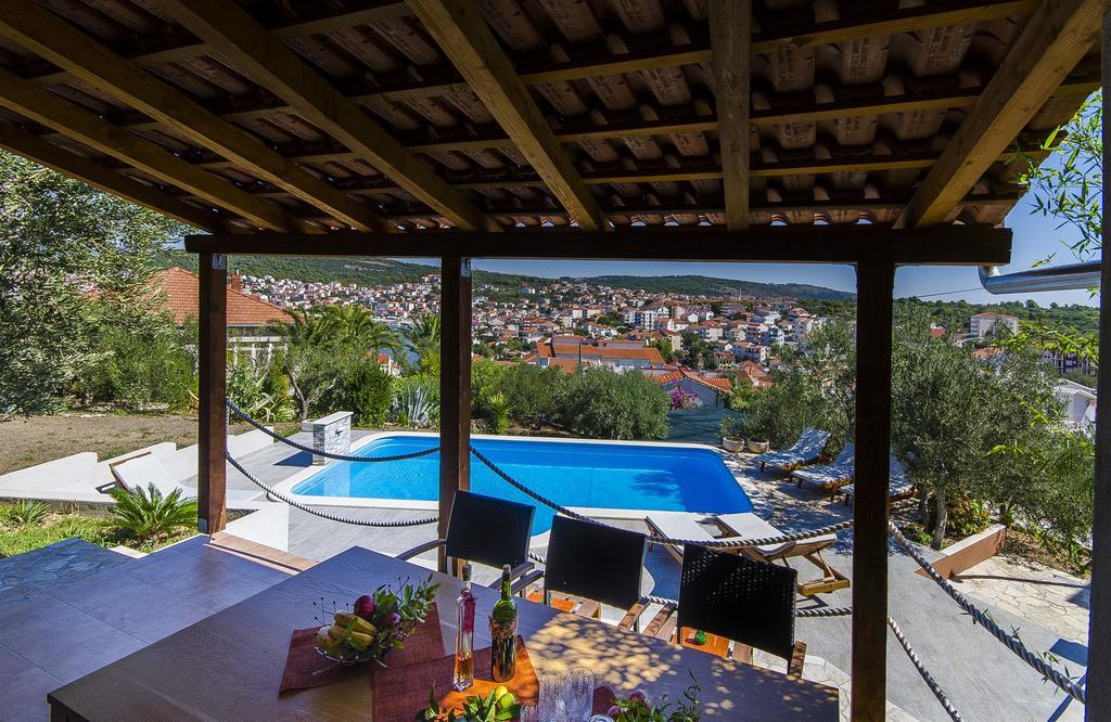 Apartment Piveta Trogir Bagian luar foto