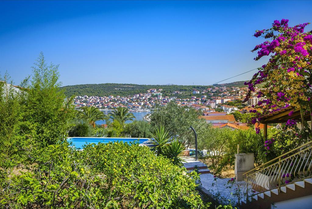 Apartment Piveta Trogir Bagian luar foto