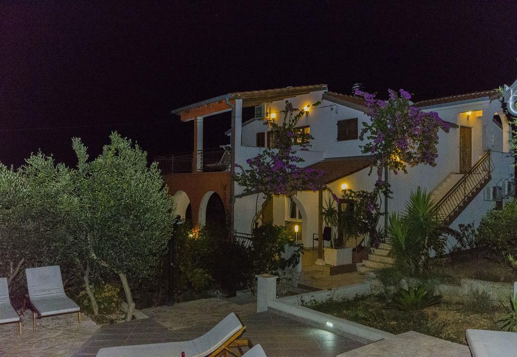 Apartment Piveta Trogir Bagian luar foto