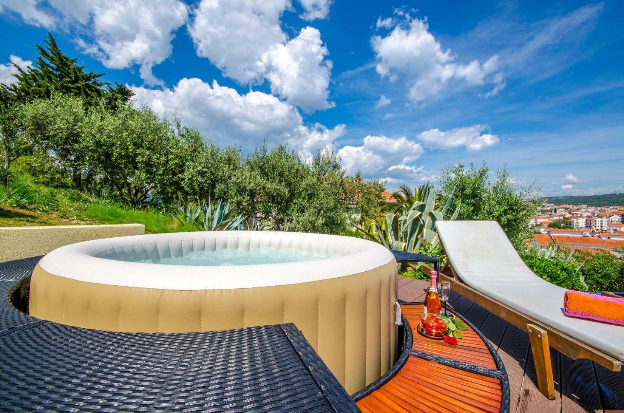 Apartment Piveta Trogir Bagian luar foto