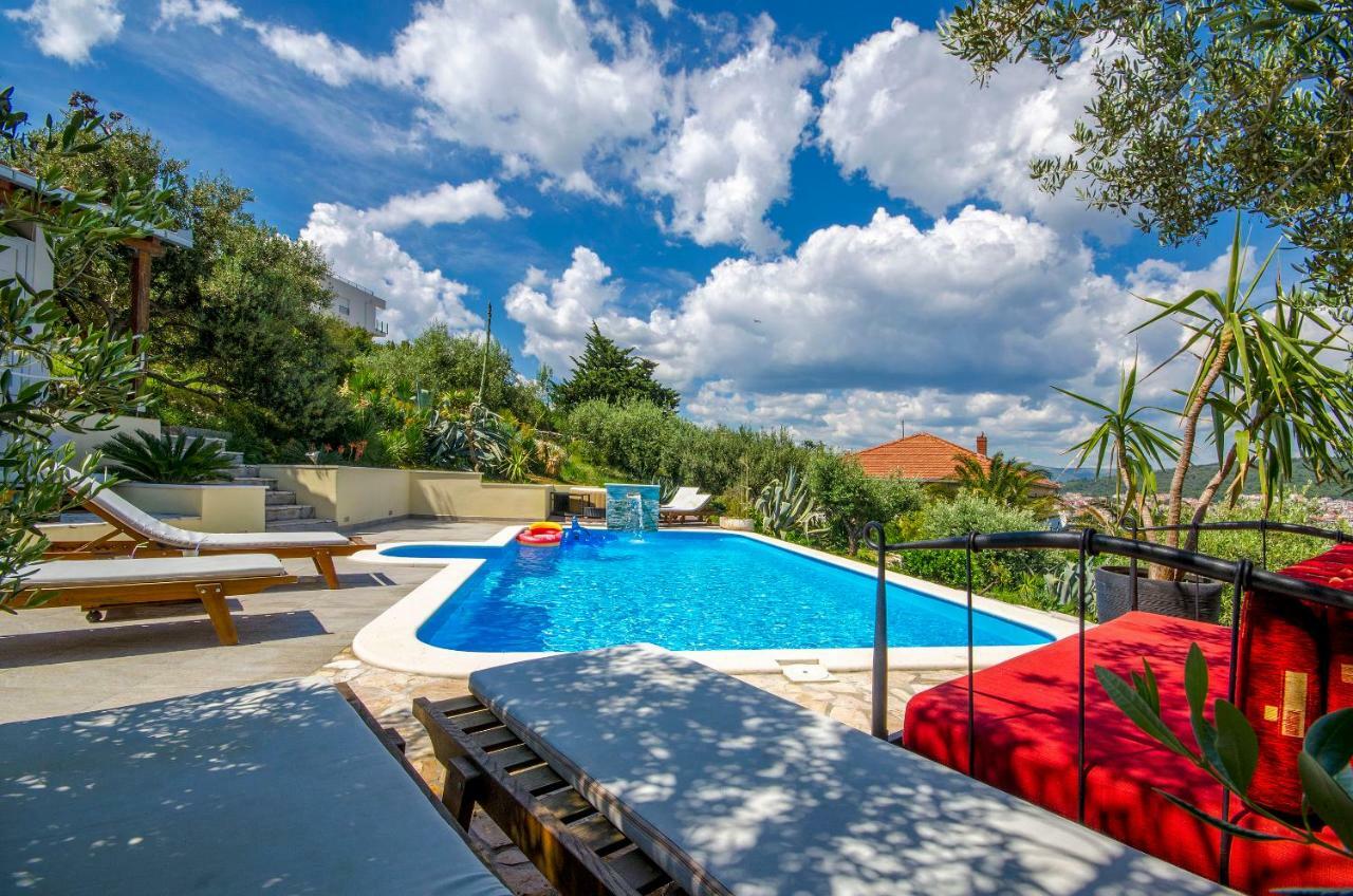 Apartment Piveta Trogir Bagian luar foto