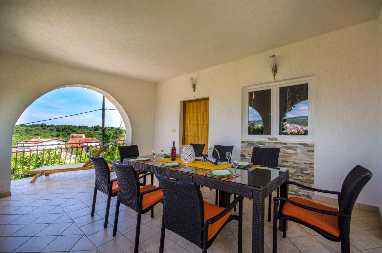 Apartment Piveta Trogir Bagian luar foto