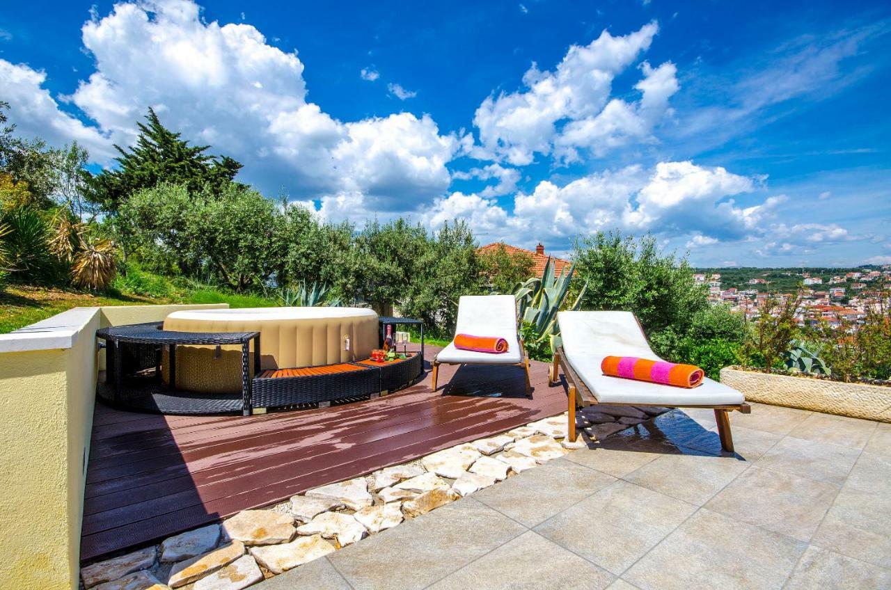 Apartment Piveta Trogir Bagian luar foto