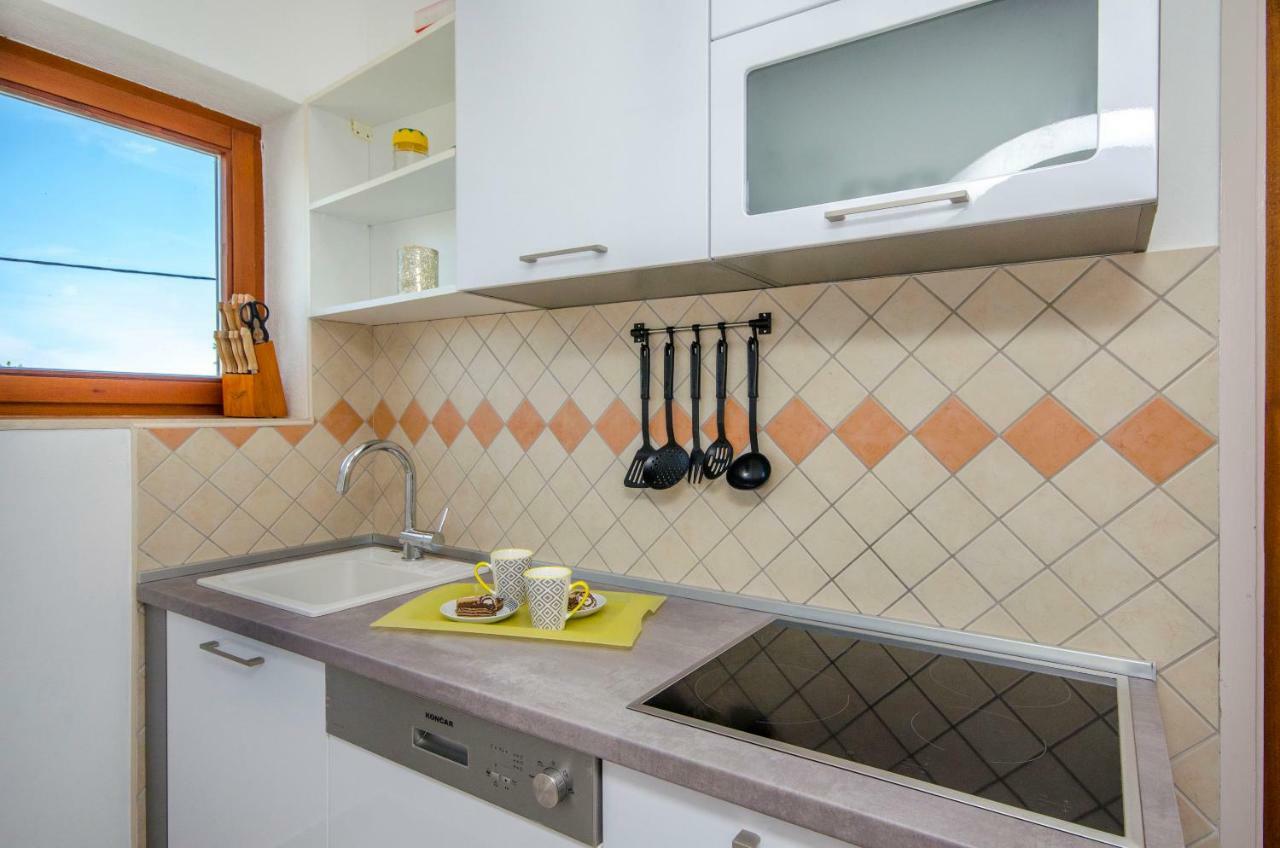 Apartment Piveta Trogir Bagian luar foto