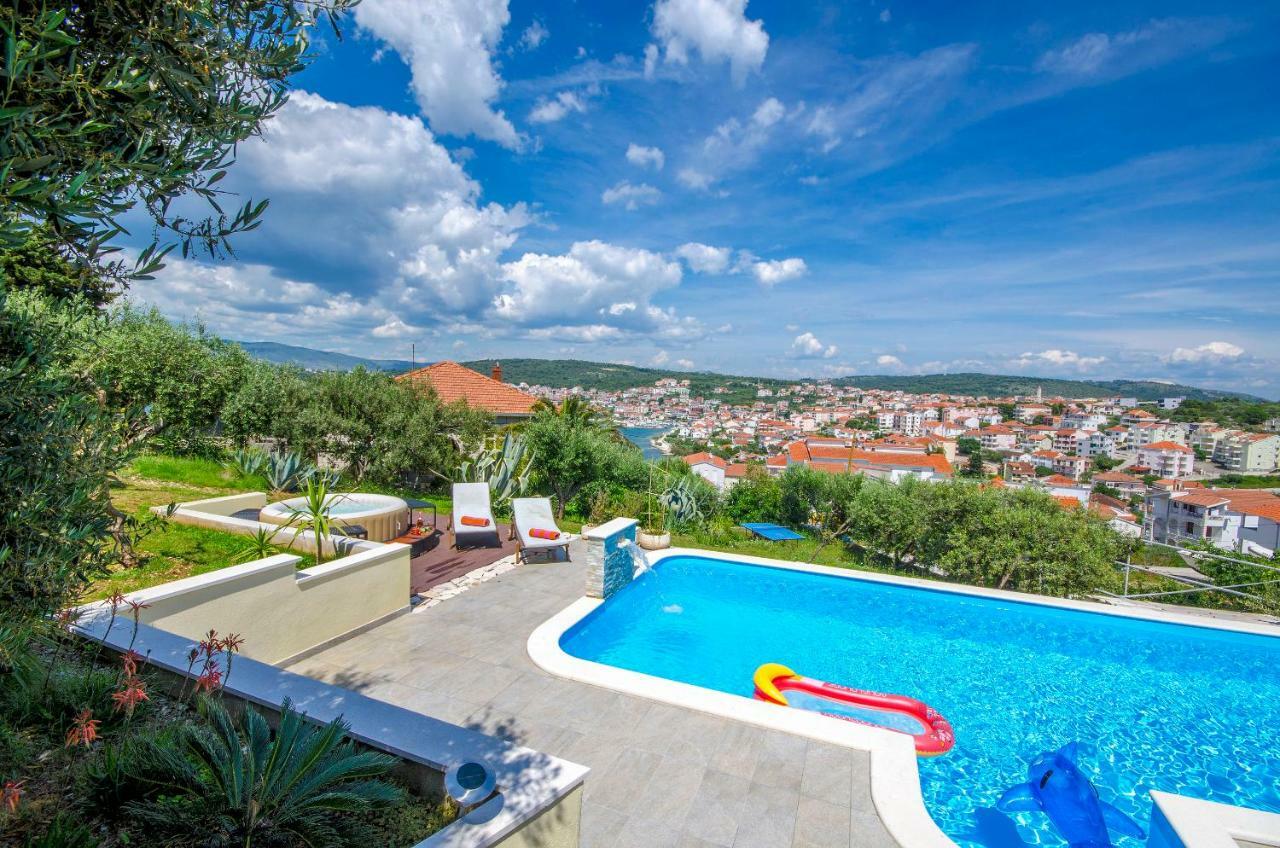 Apartment Piveta Trogir Bagian luar foto