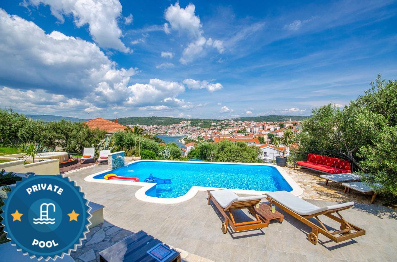 Apartment Piveta Trogir Bagian luar foto